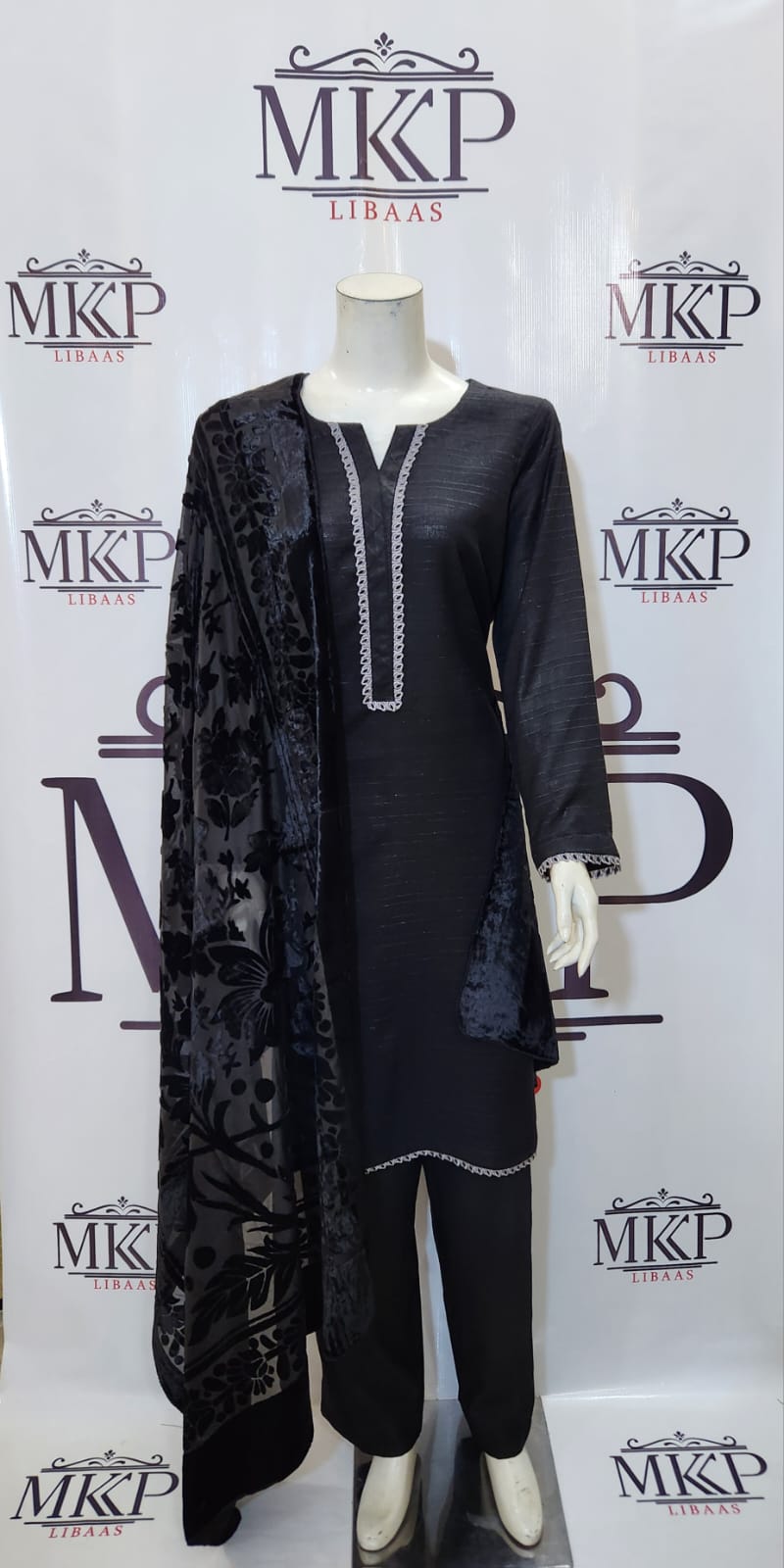 TT-W62 - Dhanak Suit - 3 Piece