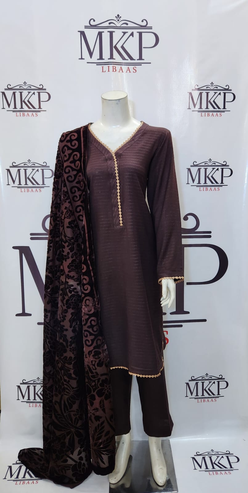 TT-W64 - Dhanak Suit - 3 Piece