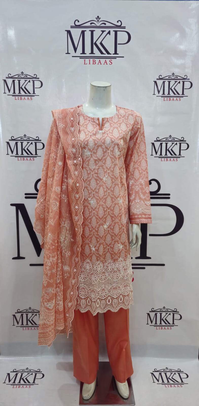 SC-EL1 - Embroidered Lawn